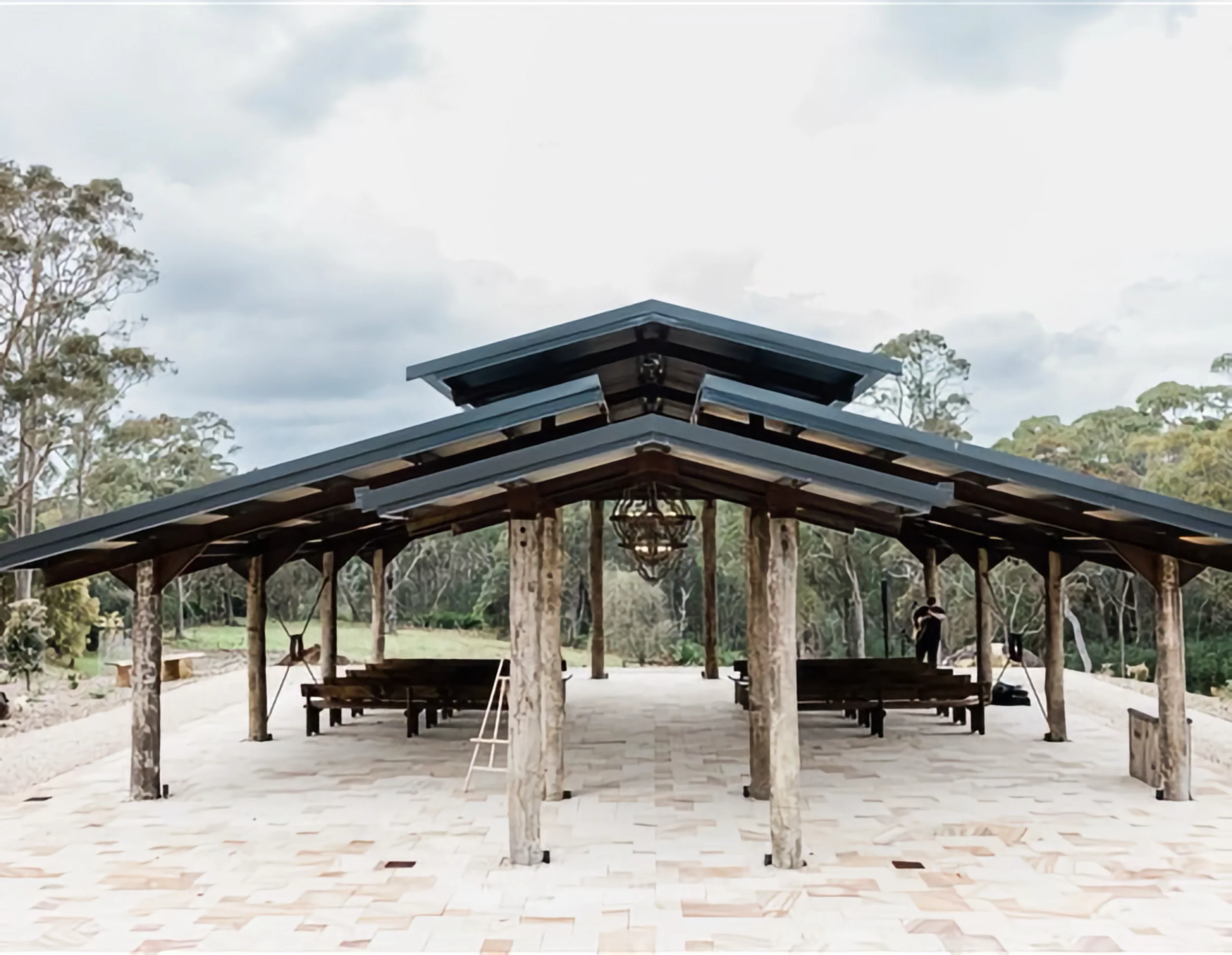 Outdoor open barn at Somersby Gardens