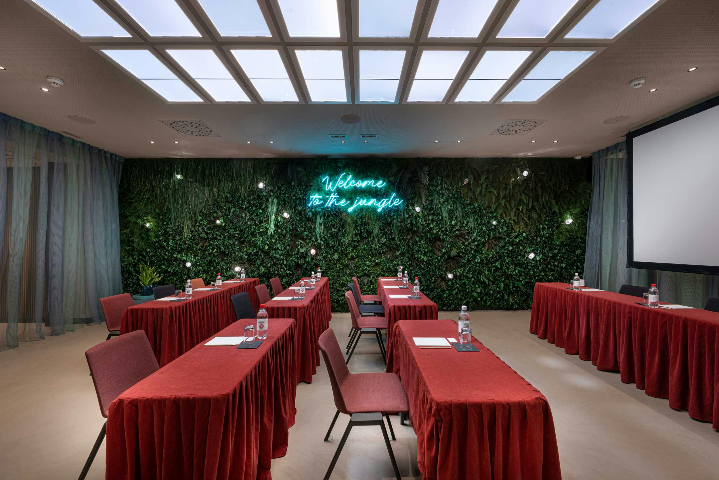 Cover Image for meeting room  