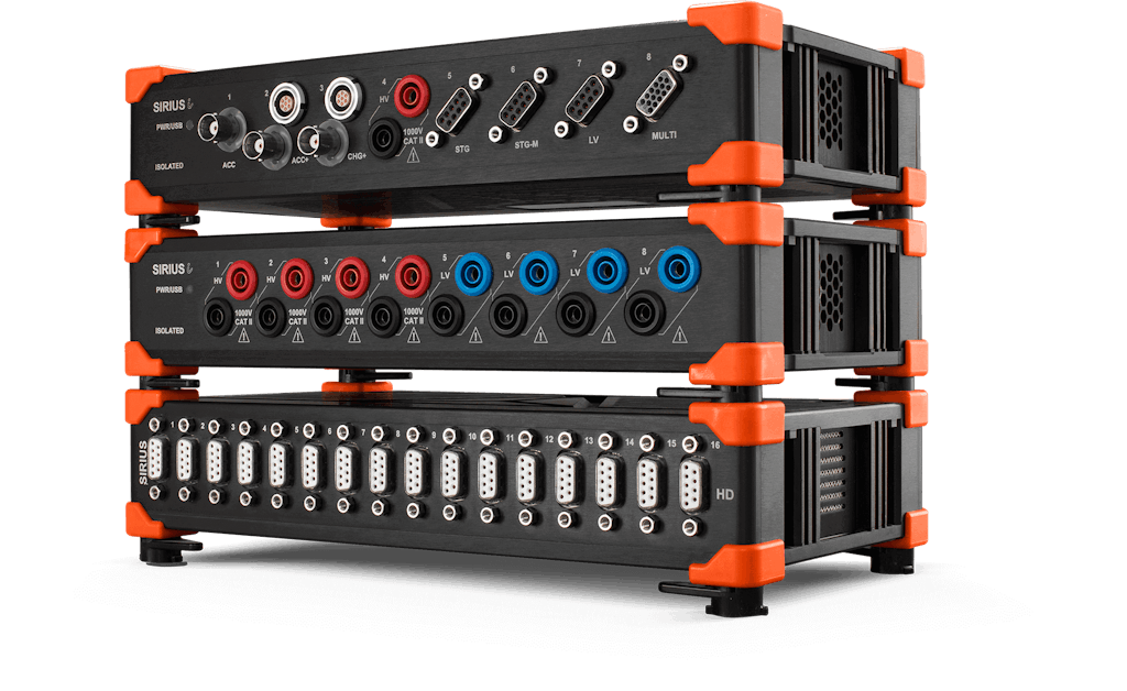 Sistemas SIRIUS DAQ da Dewesoft que mostram uma variedade de tipos de conectores: BNC, LEMO, tomadas banana de segurança e DB9