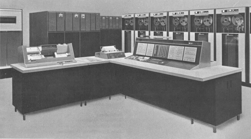 Système d'acquisition de données IBM 7700