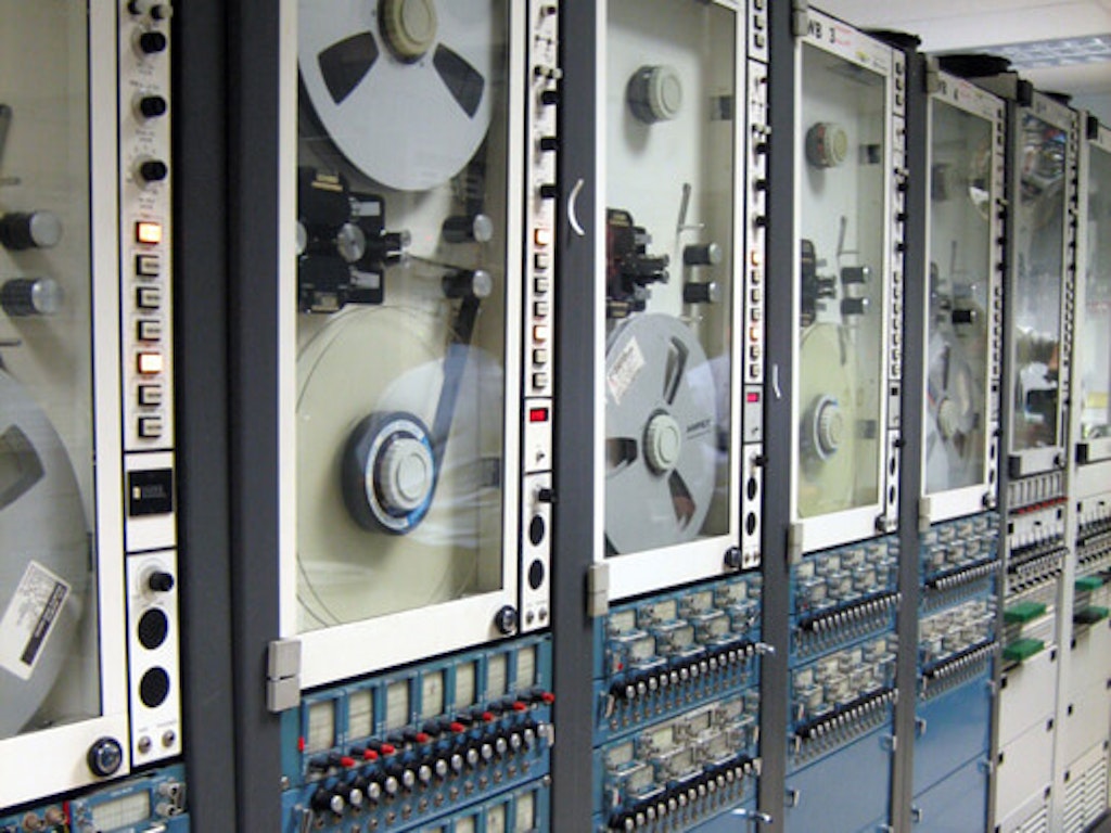 Grabadoras de cinta instaladas en estaciones de procesamiento de telemetría de la NASA