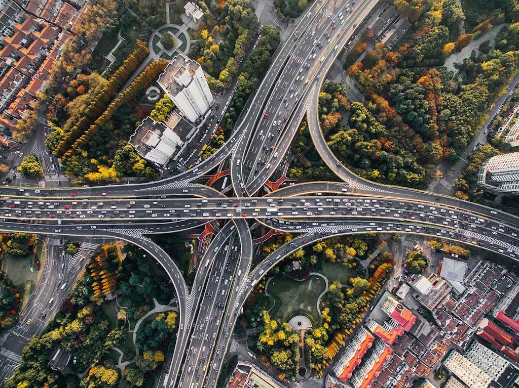 Les autoroutes situées à proximité des zones urbaines sont des candidats de choix pour la mise en place de compteurs de trafic.