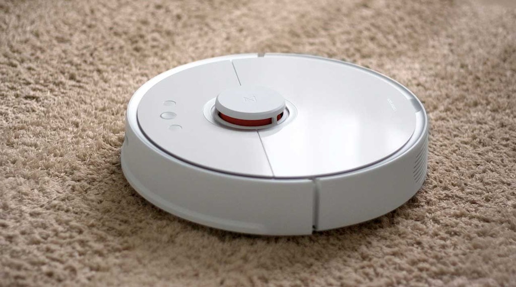 Robot vacuum cleaners use strain gages as a sensor