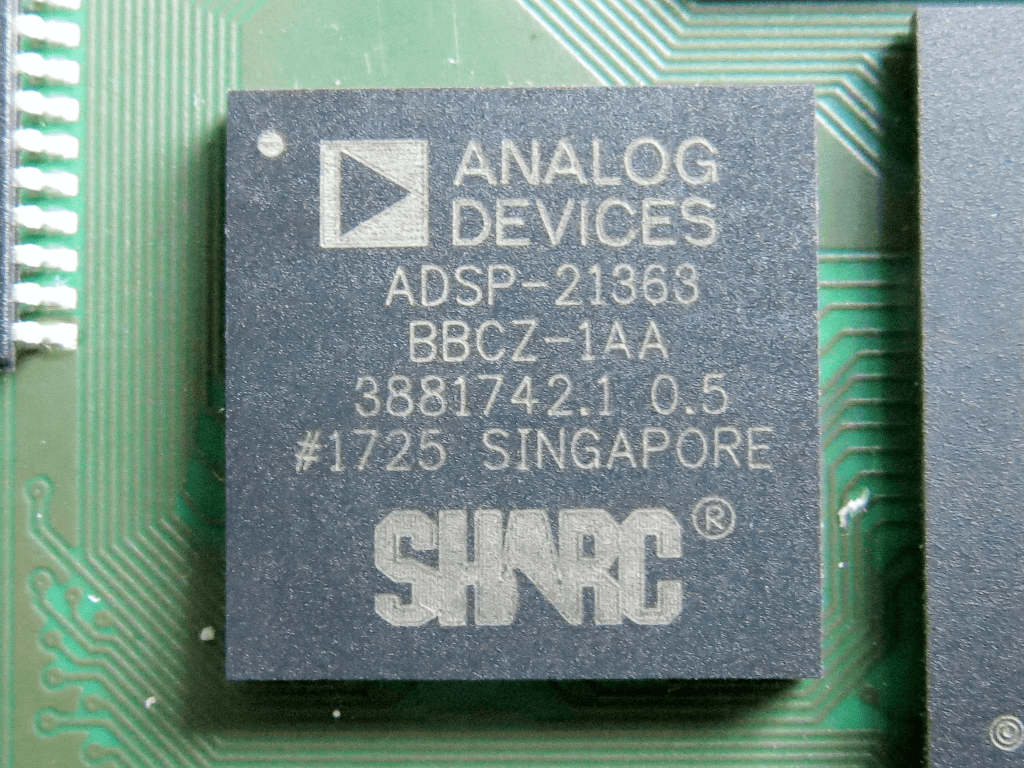 Dispositivos analógicos A-DSP-21363 con núcleo SHARC, Pedant01