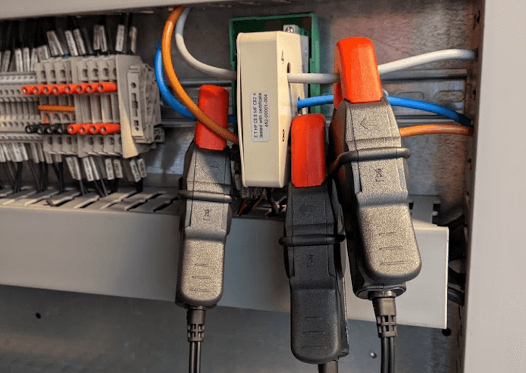 Connexion de l'instrument au système électrique.