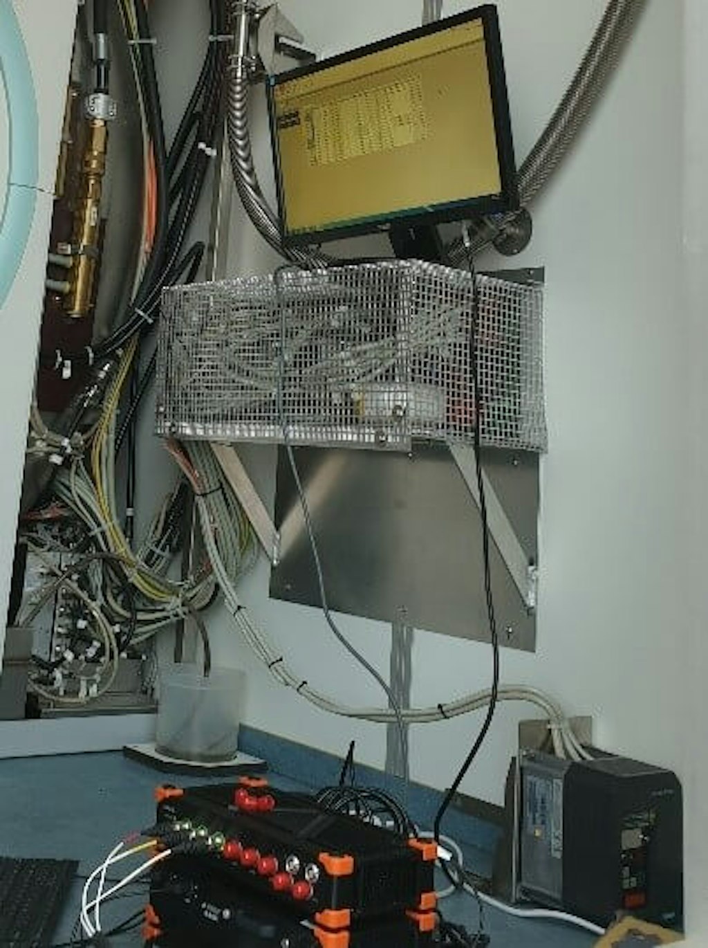 La station de mesure avec une SBOX et deux systèmes d'acquisition de données SIRIUS.
