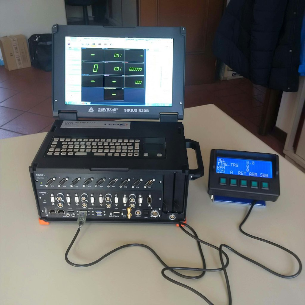 Figure 2. The Dewesoft R2DB is a compact, mobile data acquisition system with a built-in data logger powerful data processing computer, multi-touch display, and internal batteries for maximum portability.