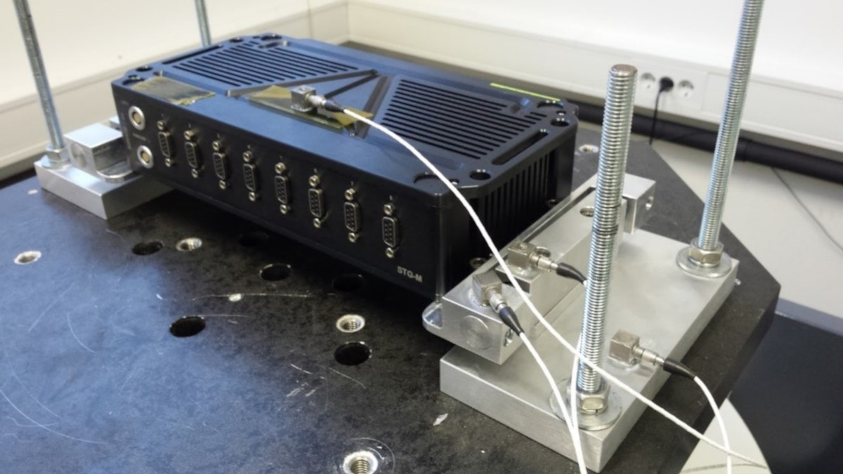 Vibration Isolation Rack for SIRIUS DAQ Systems | Dewesoft