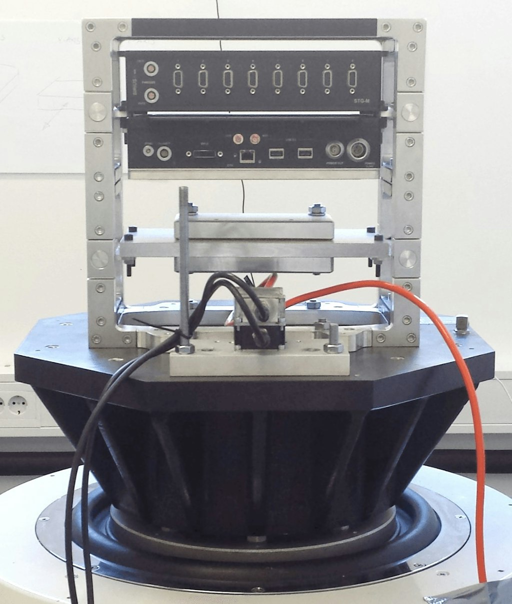 Vibration Isolation Rack for SIRIUS DAQ Systems | Dewesoft