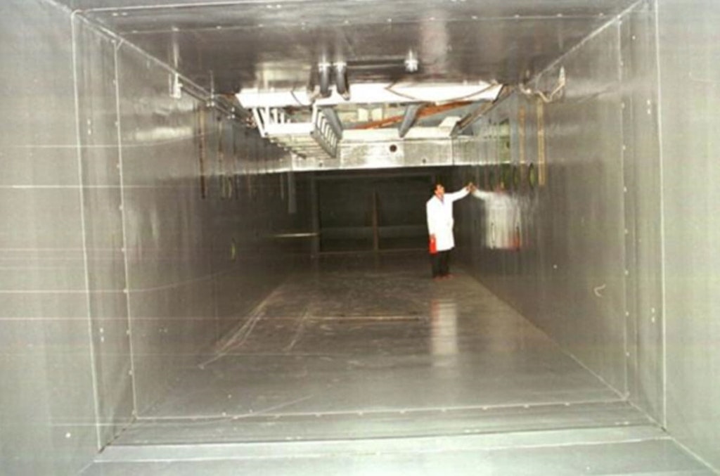 The big free surface circulating water channel (test section 3.5 x 2.5 x 10m) depressurize to test cavitation effects at 5m/s. The required power to run this channel is close to 1MW