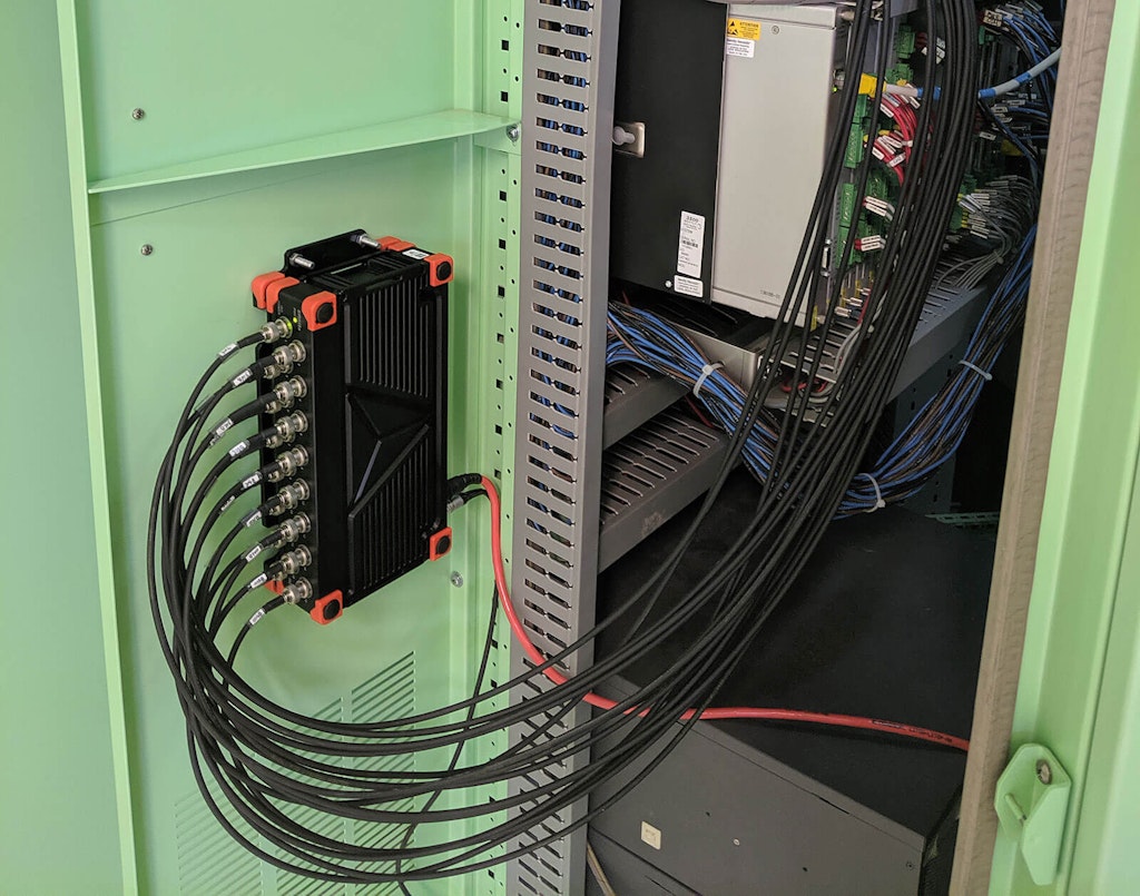 SIRIUS data acquisition systems acquiring a signal from the main turbine (picture above) and the generator