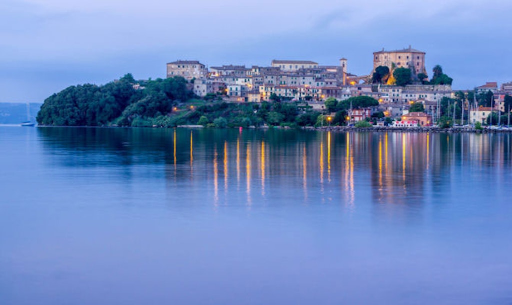 Il lago di Bolsena, il più grande lago vulcanico d'Europa, fornisce acqua potabile e per l'irrigazione