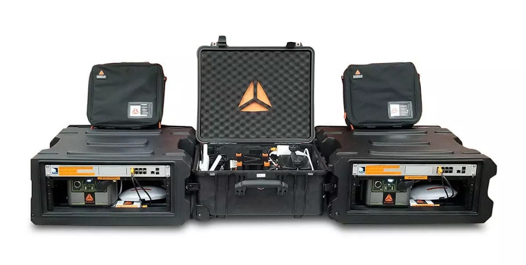 Figure 12. Two wireless nodes with Dewesoft DAQ system between them