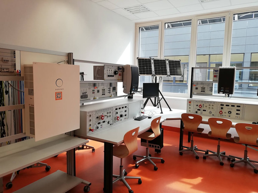 Figure 3. ENLA, A view of the new laboratory for renewable energy and the test stand for photovoltaics.