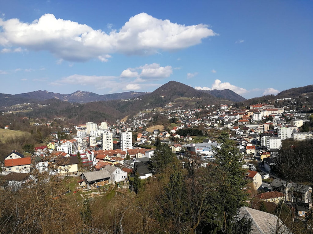 Mesto Trbovlje v zasavskem hribovju