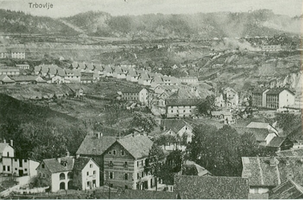 Old postcard with a view of Trbovlje - the line of small houses in the center is a miner colony