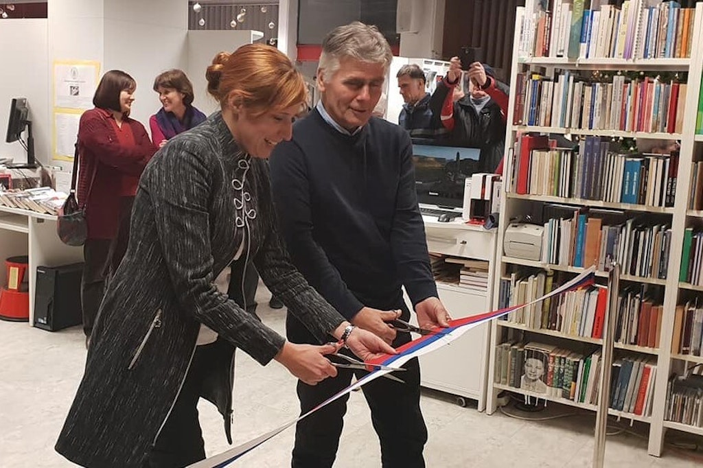 Jasna Gabrič je leta 2018 v javni knjižnici v Trbovljah odprla domoznansko zbirko - v spomin na pokojnega Tineta Lenarčiča, avtorja več knjig o Trbovljah in njihovi rudarski zgodovini.