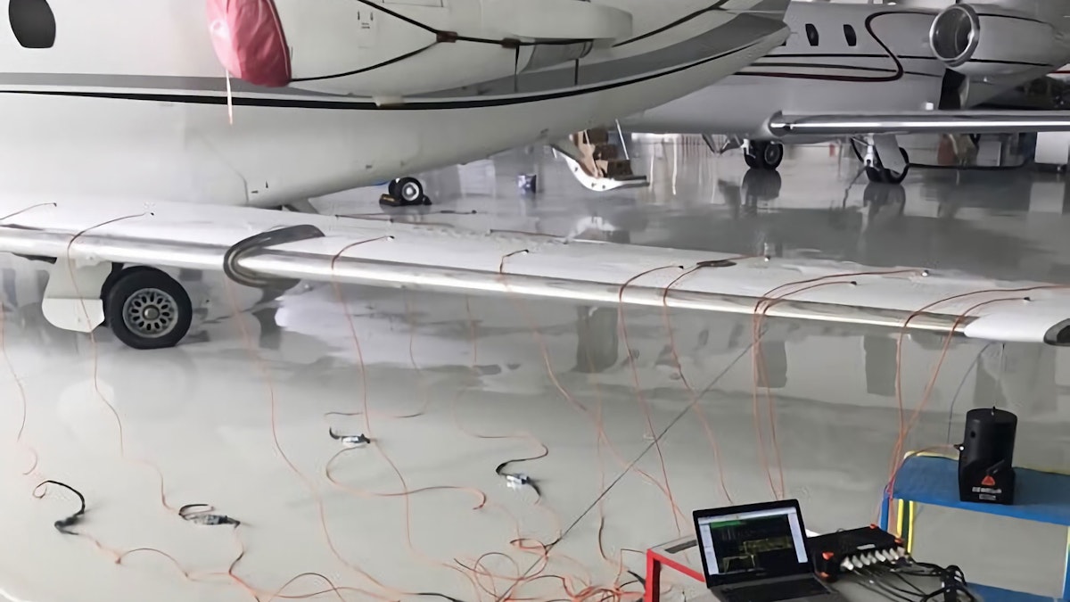 Aircraft Wing Modification Aircraft Wing Payload Modification | Dewesoft