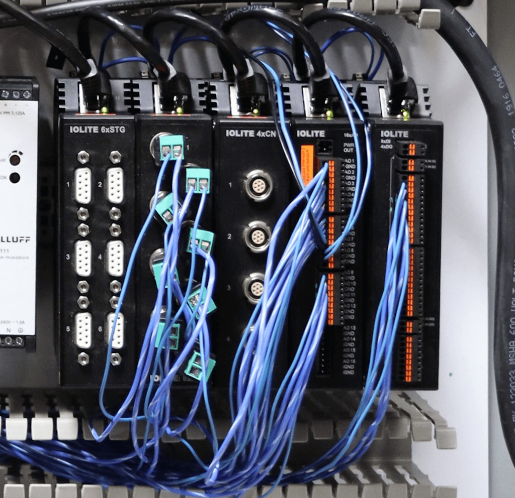 Abb. 2: Nahaufnahme des in Fishers mobilem Kontrollwagen installierten IOLITE-Systems