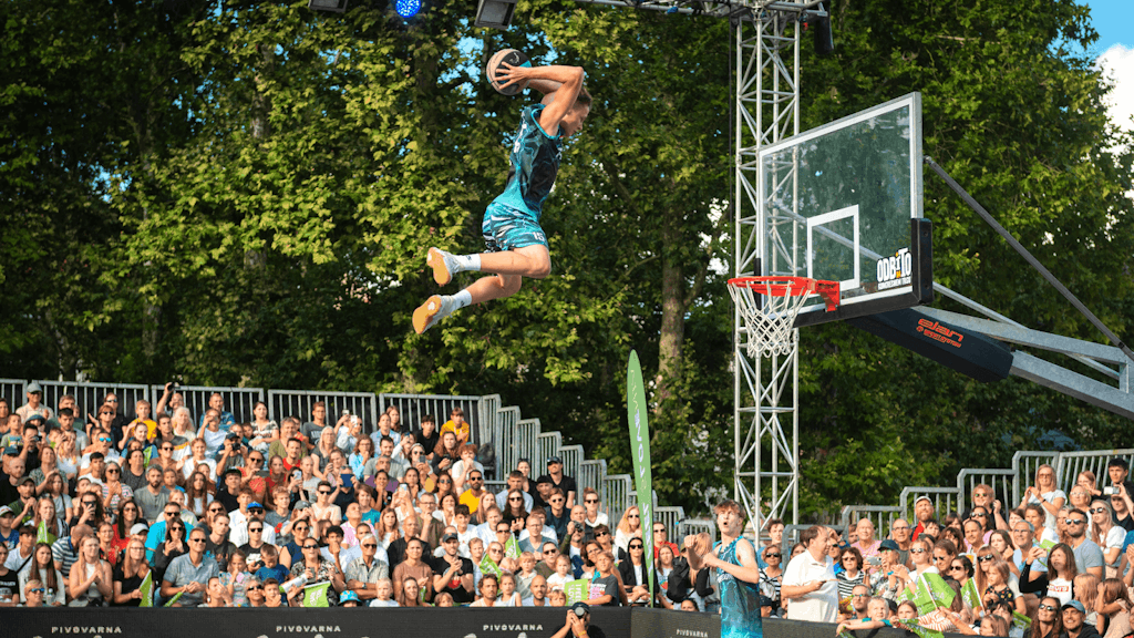 Figure 1. Acrobatics and trampolining - Odbito is an adrenaline-pumping Ljubljana summer event.