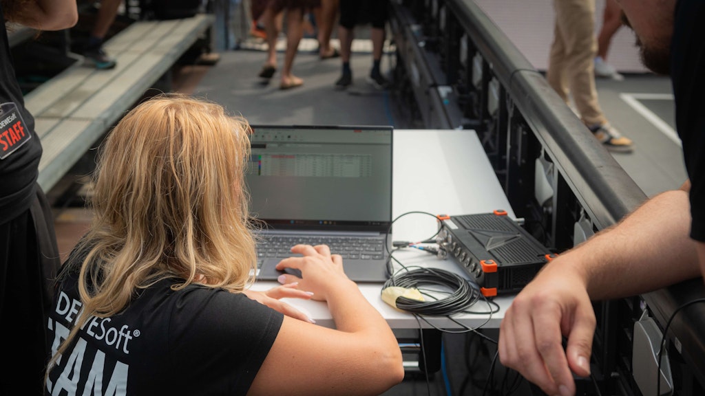 Figure 2. Checking the measurement setup.