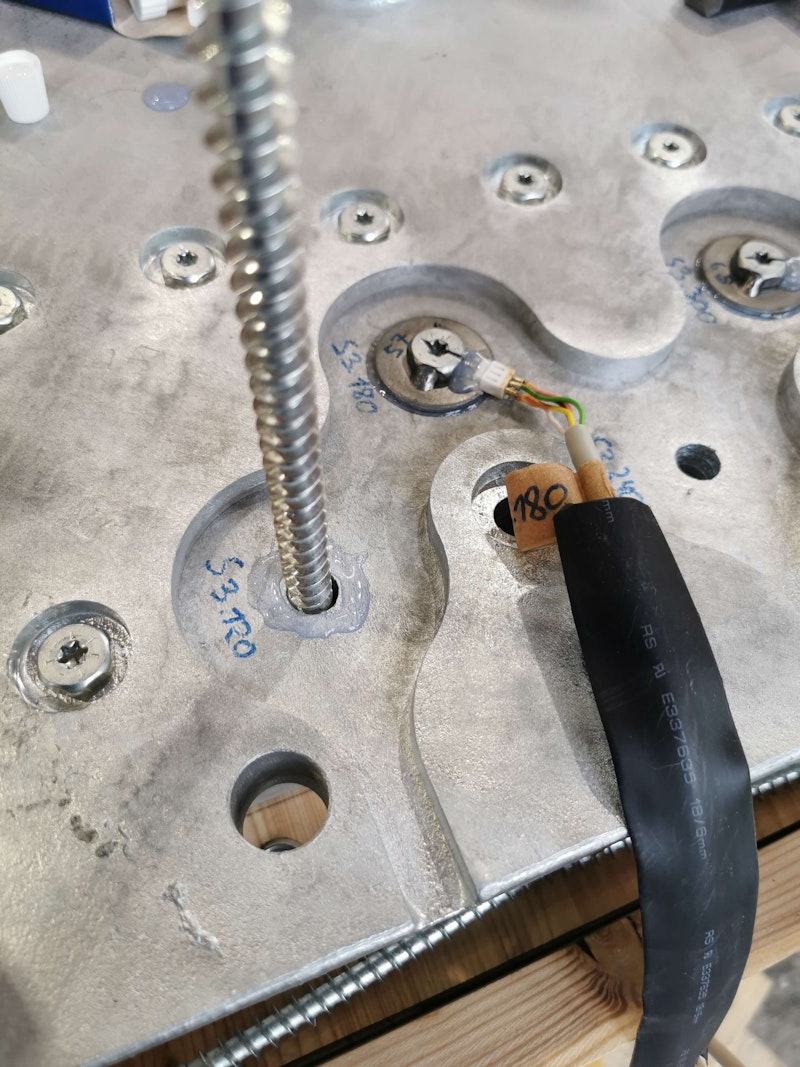 Instrumented Screws containing strain gauges for force measurement