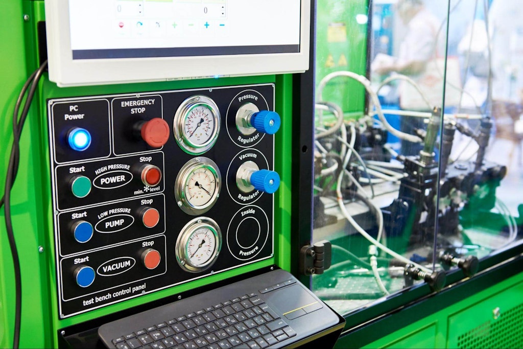 Test bench injectors and pumps with a manometer.