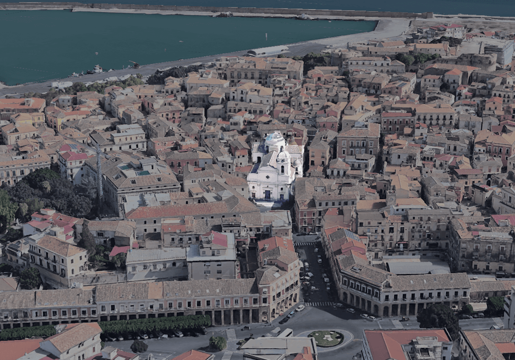 Figura 1. Veduta dall'alto del Duomo di Crotone.