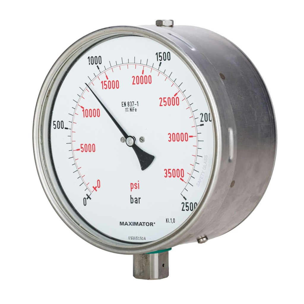 Typical manometer pressure gauge. Photo by CEphoto, Uwe Aranas