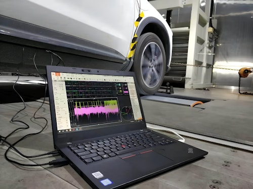 Measurement setup in a vehicle on a dynamometer