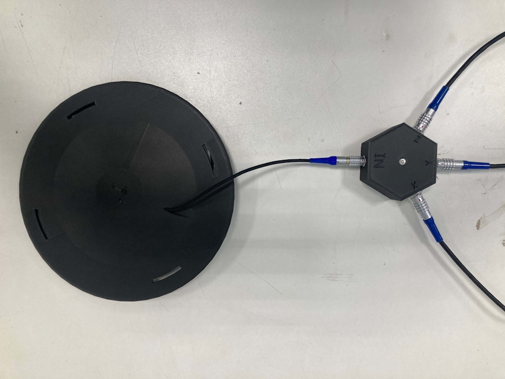 Abb. 5: Zur Aufteilung des Signals wurde der Sensor an die Verteilerbox angeschlossen