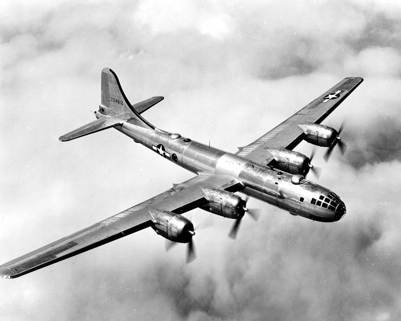 Boeing B-29 en vuelo: Wikimedia Commons, Dominio público. Boeing B-29 en vuelo: Wikimedia Commons, Dominio público.