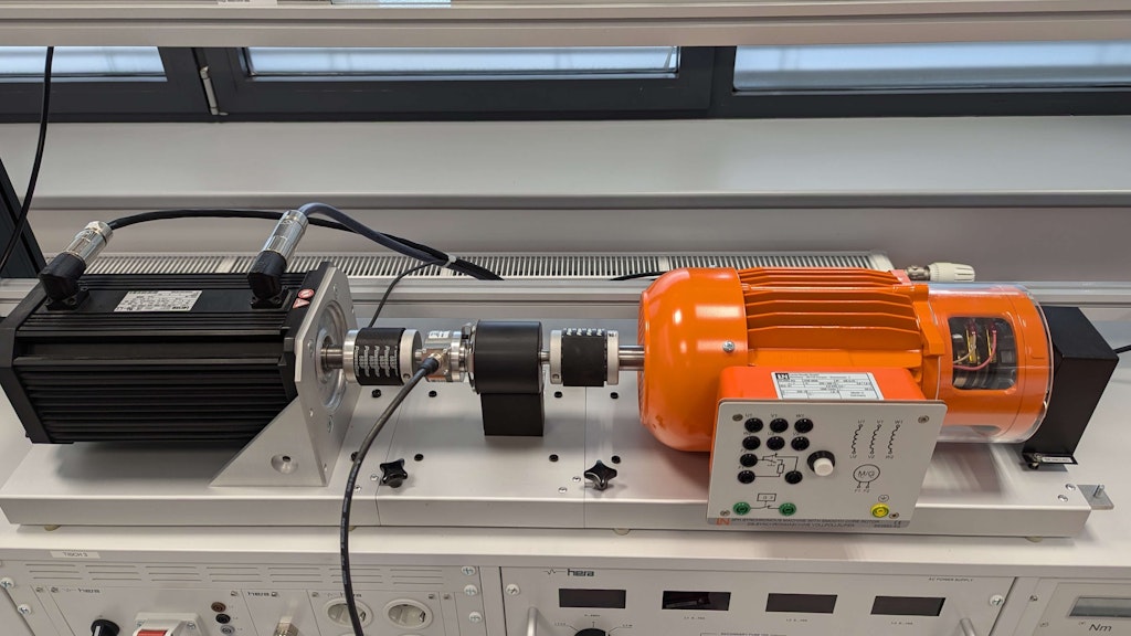 Abbildung 6: Antriebsstrang bestehend aus PM-Servomotor (links) als Lastmaschine und elektrisch erregter Synchronmaschine (rechts)