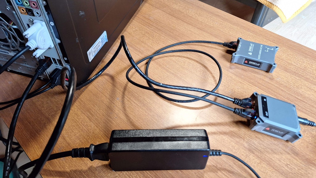 Figure 3. Connecting the accelerometer with the DAQ device.