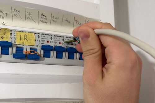 Load Circuit Breaker Identification in a Power Distribution Cabinet