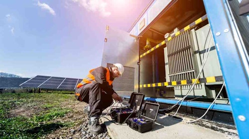 Electrical power measurement on inverters