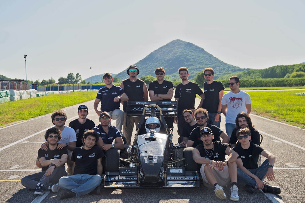 The UniNa Corse racing team