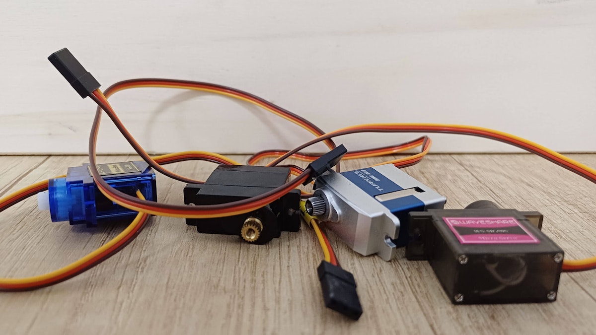 Comparing and Evaluating Servo Motor Accuracy, Efficiency, and Thermal Stability