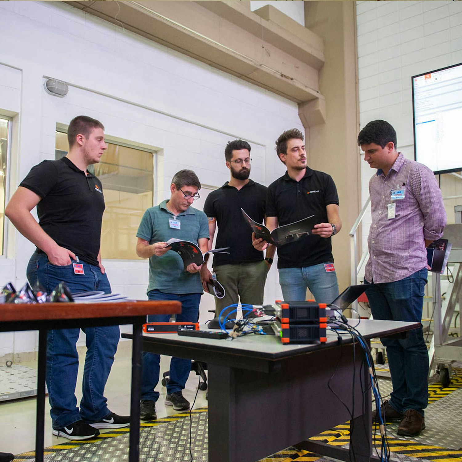 Dewesoft setting up Since Processing shaker application at DCTA aerospace testing lab in Brazil