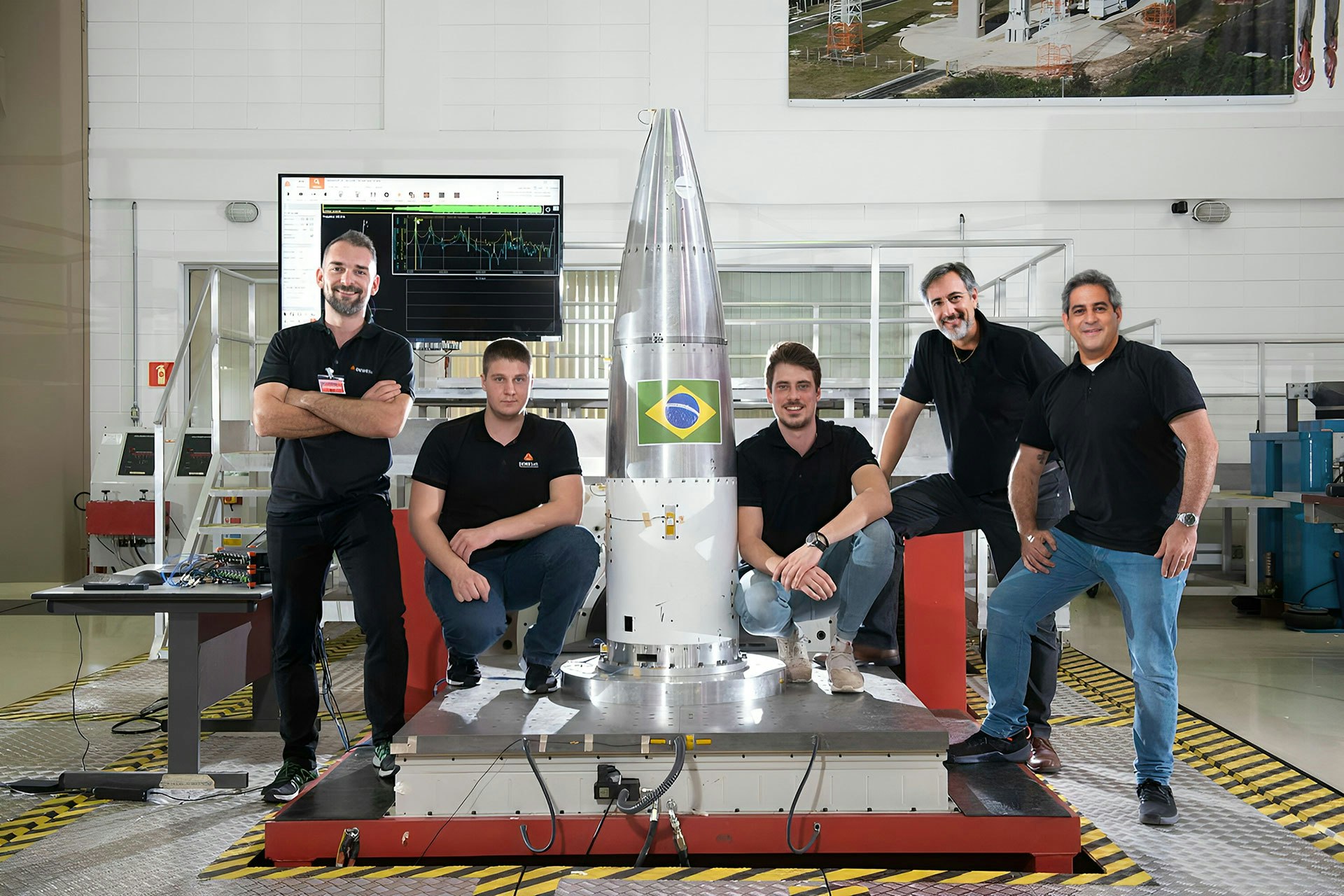 Dewesoft engineers at Brazil's DCTA aerospace testing lab