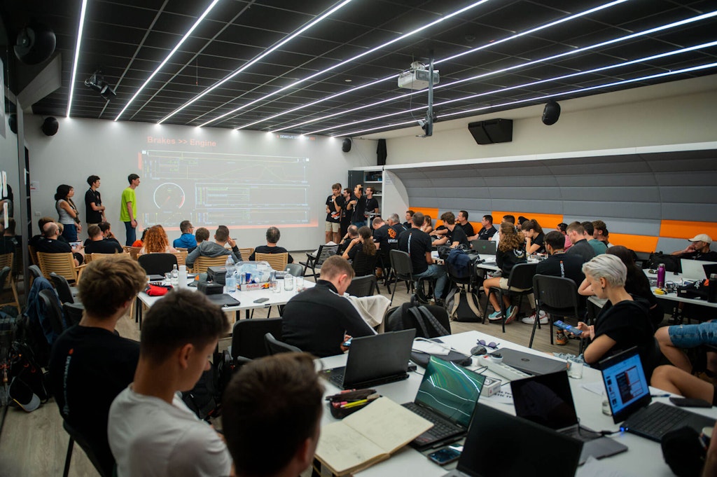 On the final day, teams presented their results, strategies, and stories to the mentors.
