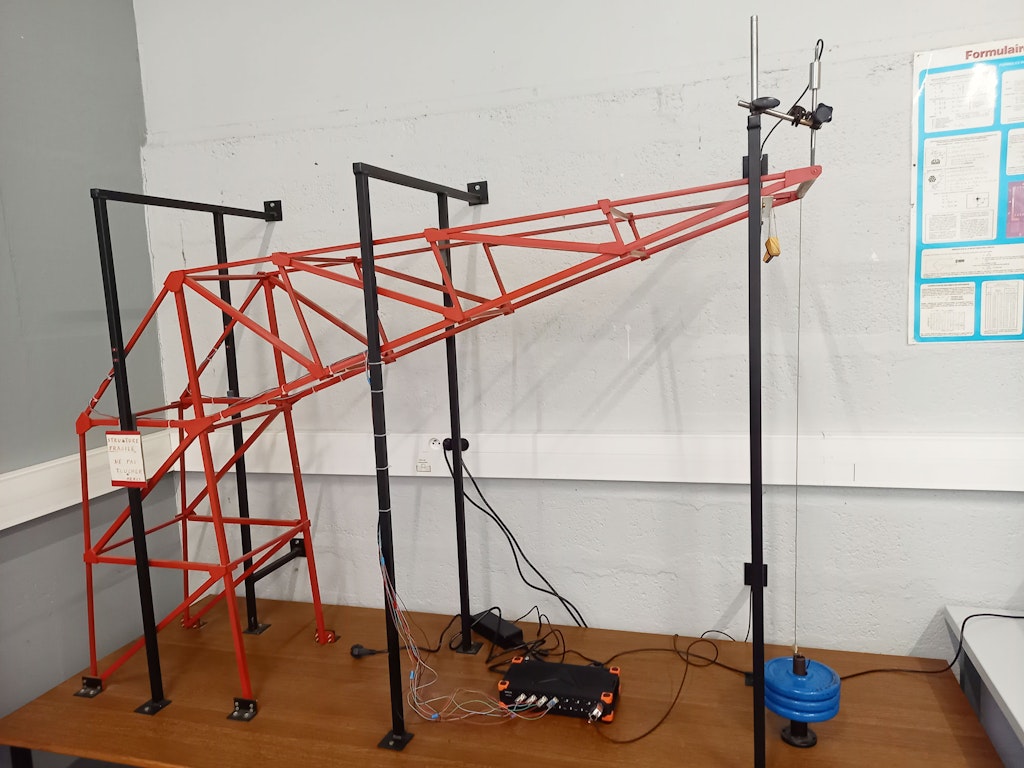 Overview of the crane mockup.