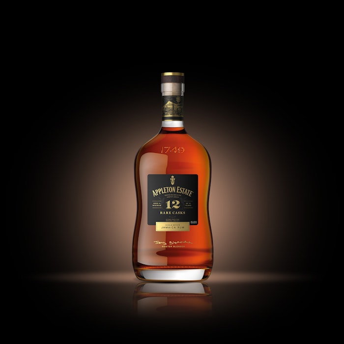https://www.datocms-assets.com/53554/1644591310-appleton_estate_rare_12.jpg?auto=format&h=700