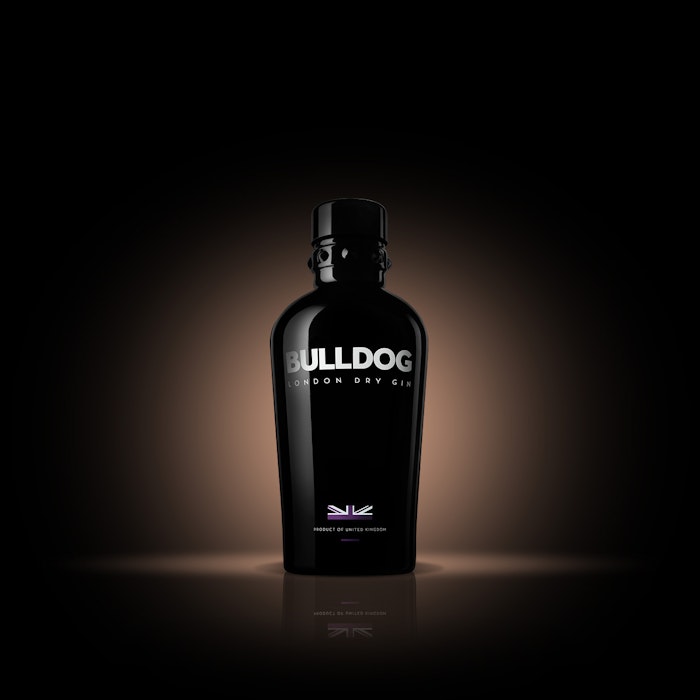 https://www.datocms-assets.com/53554/1644591626-bulldog.jpg?auto=format&h=700