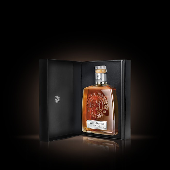 https://www.datocms-assets.com/53554/1646667259-bisquitdubouche_vsop_750ml_canister_aperto_hr.jpg?auto=format&h=700