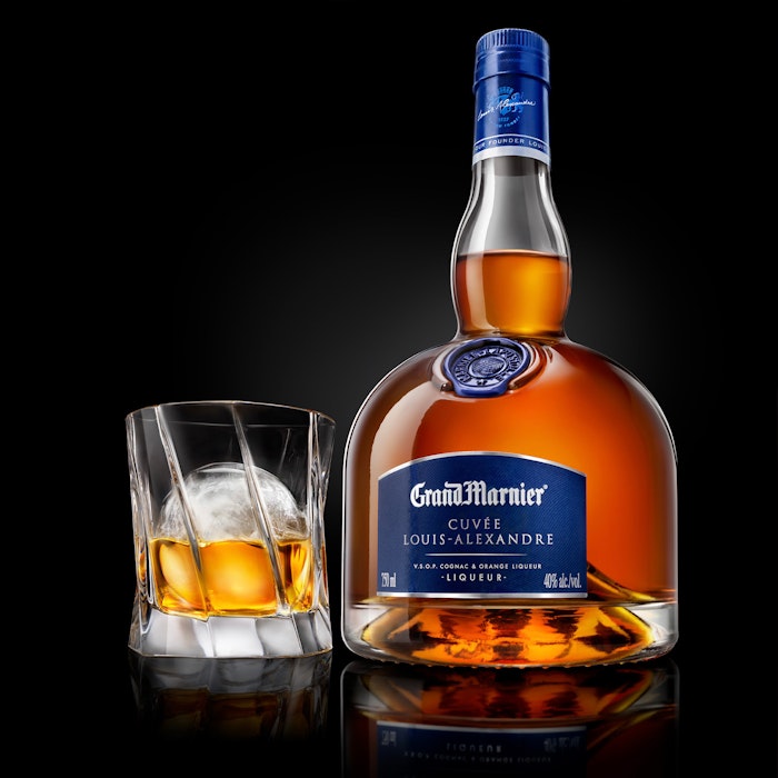 https://www.datocms-assets.com/53554/1651056240-grand-marnier-cuvee-louis-alexandre_03.jpg?auto=format&h=700
