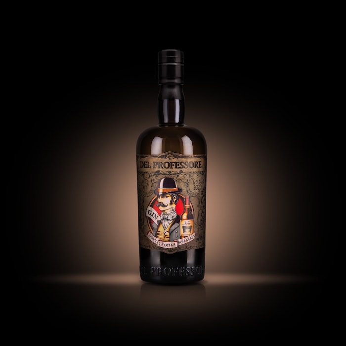 https://www.datocms-assets.com/53554/1665420564-delprofessore-gin-monsieur-1.jpg?auto=format&h=700