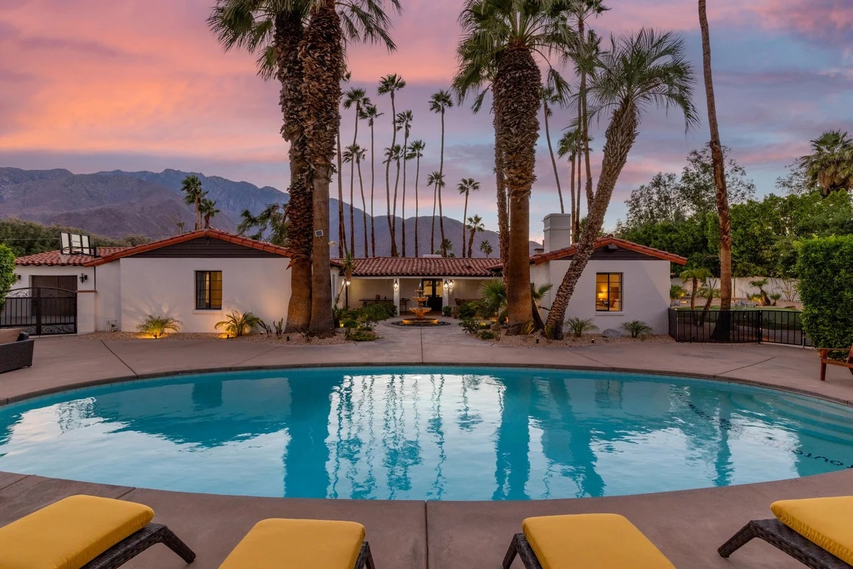 Welcome to your large group retreat in Palm Springs