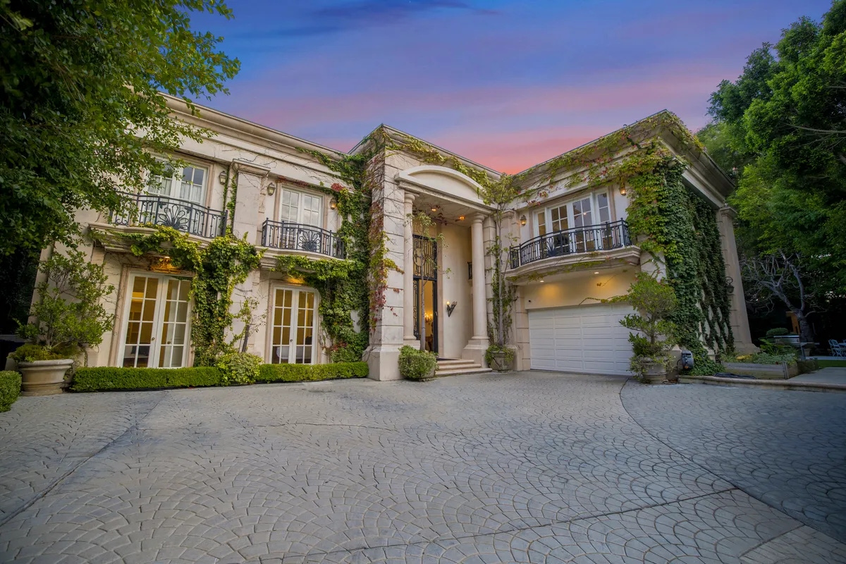 Discover more of Los Angeles