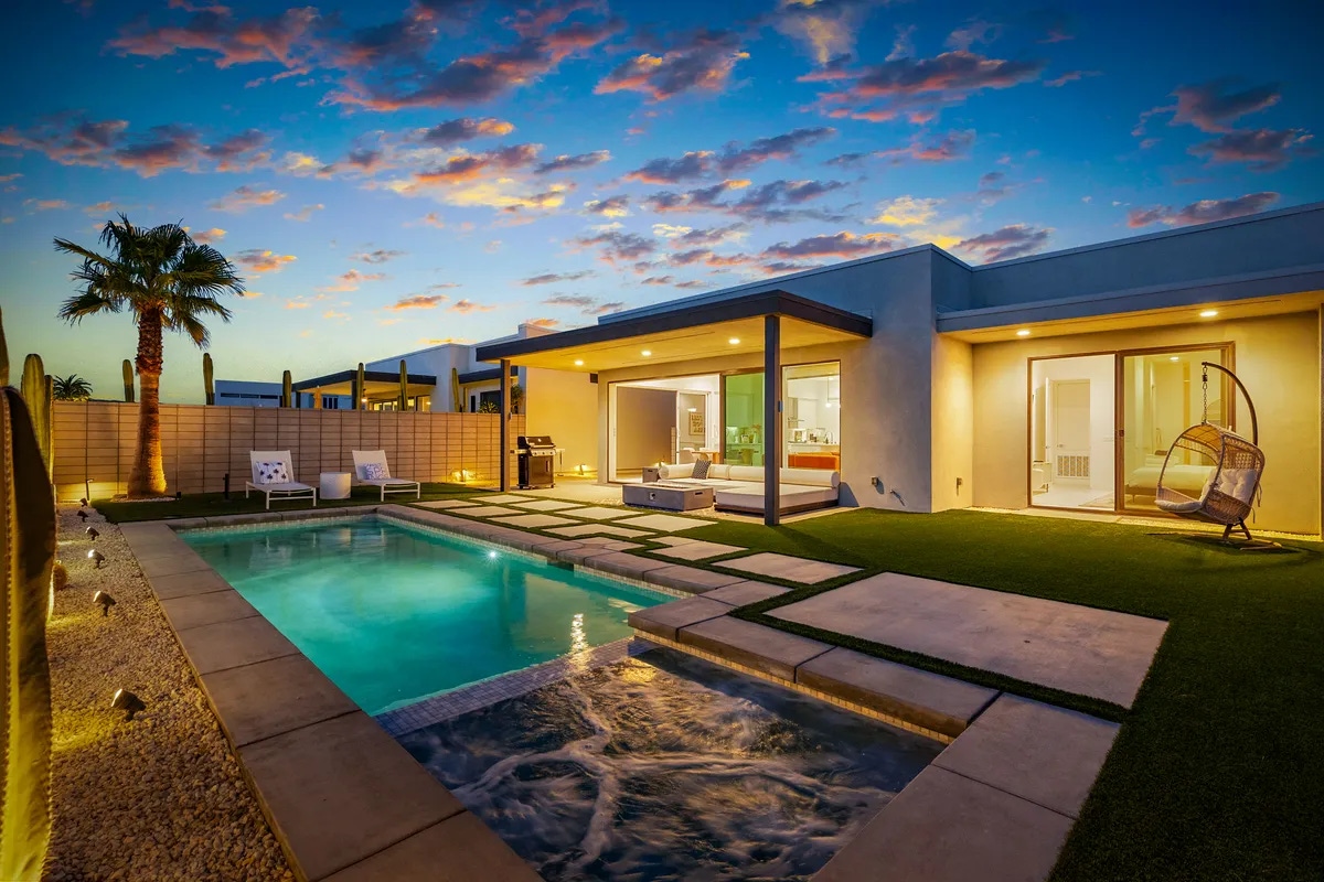 Discover more of Palm Springs